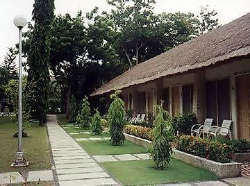 Cebu Beach Club Exterior foto