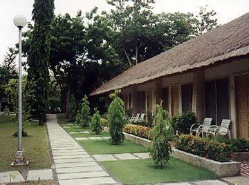 Cebu Beach Club Exterior foto